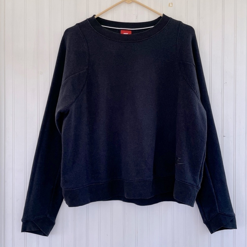 Nike Women's Black Cropped Sweatshirt Size Large